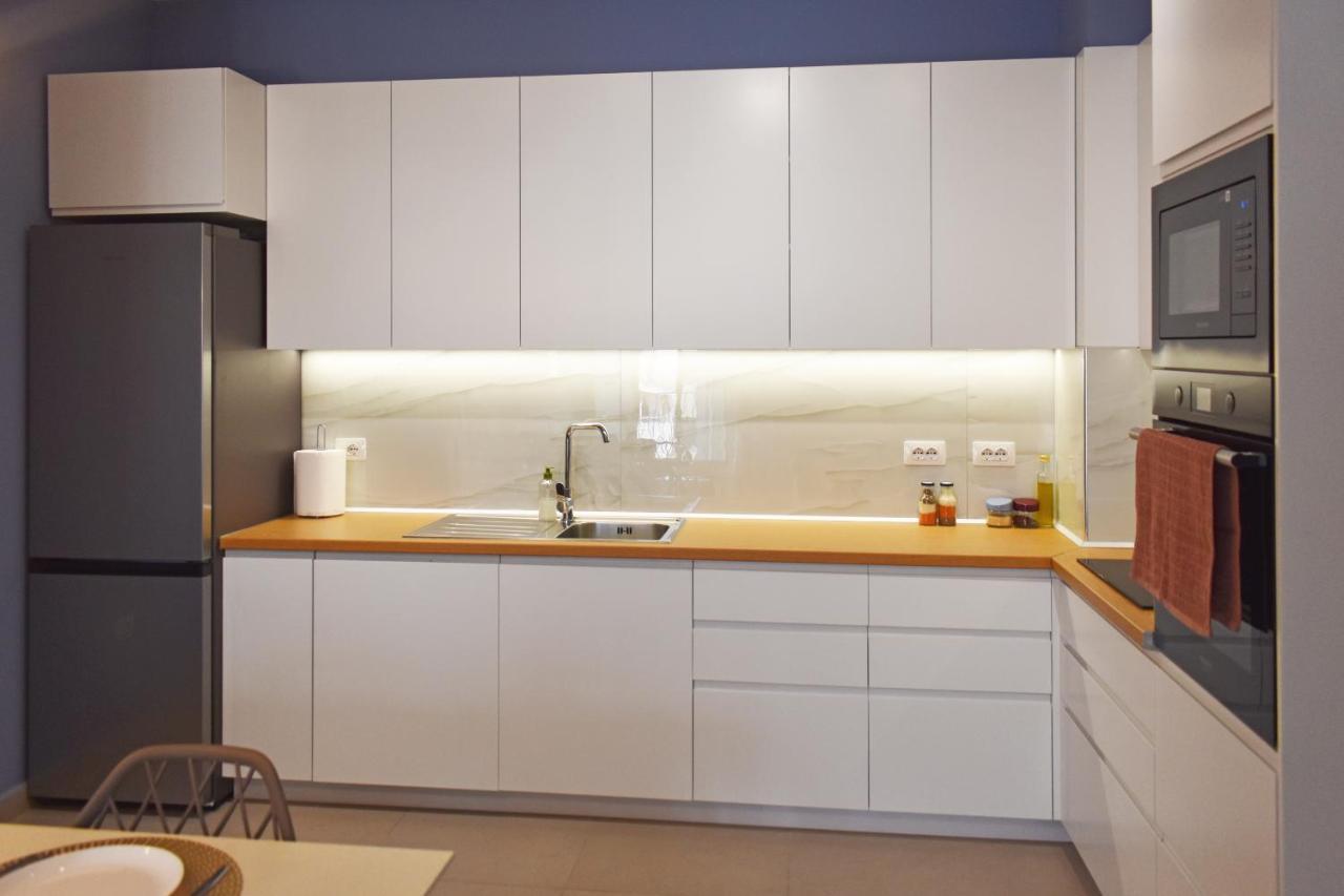 Vibrant Apartment Tiranë Luaran gambar