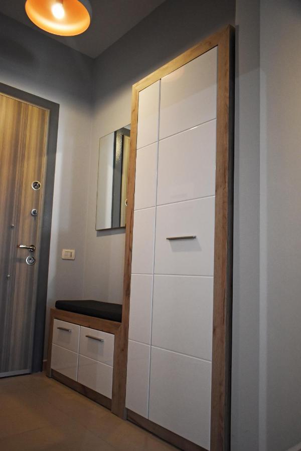 Vibrant Apartment Tiranë Luaran gambar